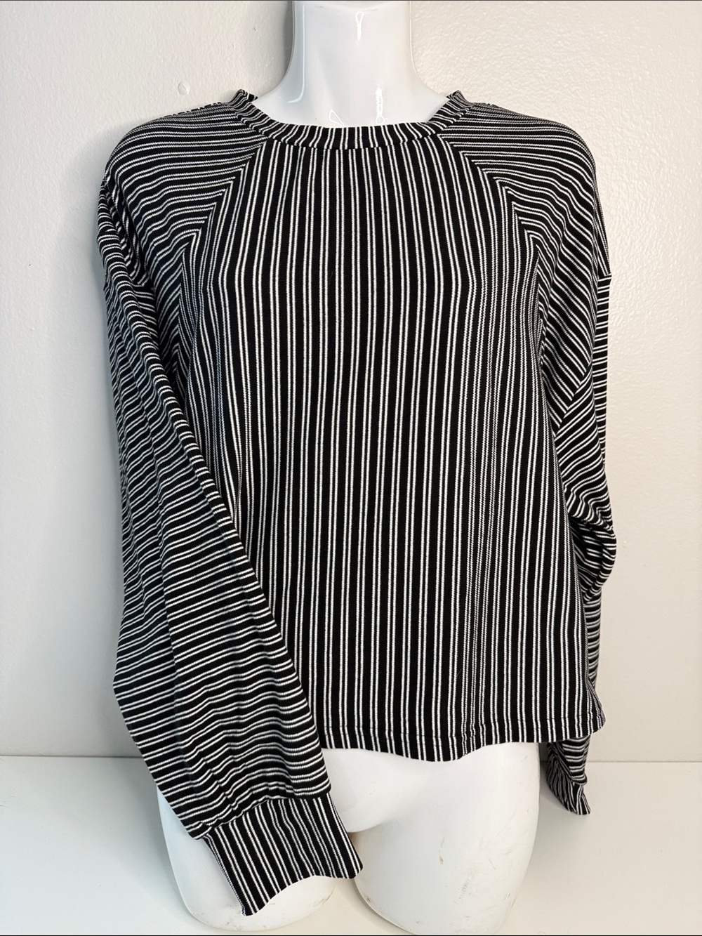 🩷5 for $25🩷 Black & White Striped Long Sleeve Top